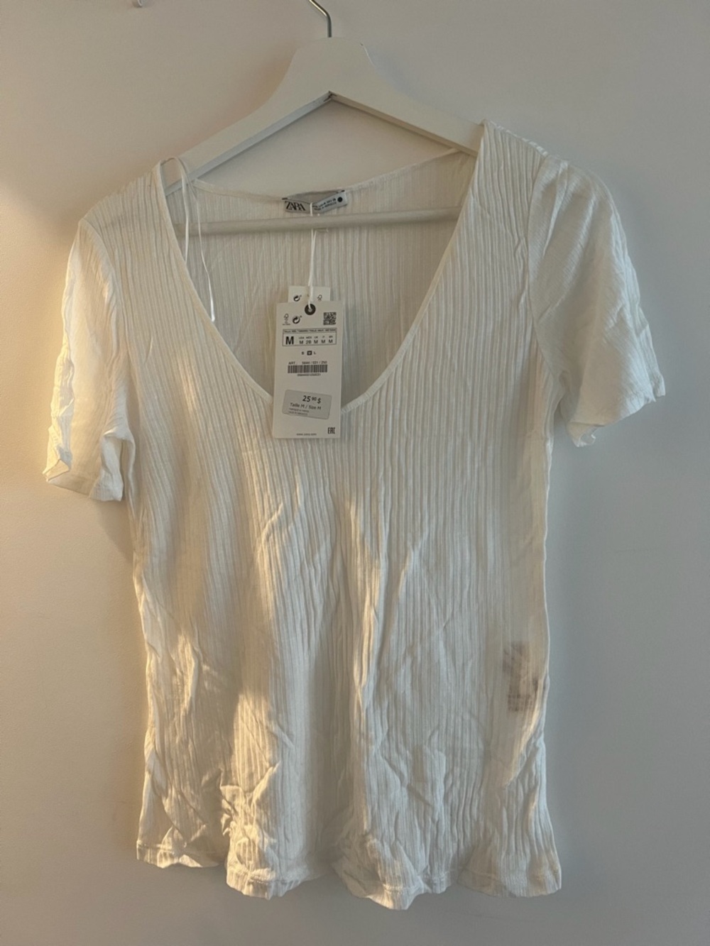 Zara White Ribbed V-Neck Short Sleeve Tee